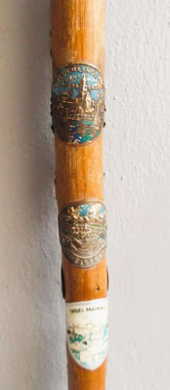 very rare VINTAGE WALKING STICK WITH LOTS OF BAGES