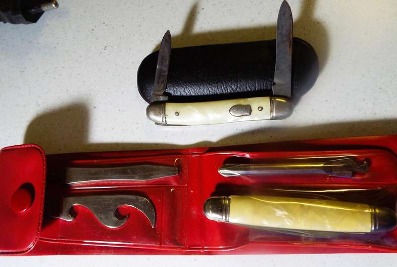 Vintage Richards Pocket Knifes Made in Sheffield, England must see