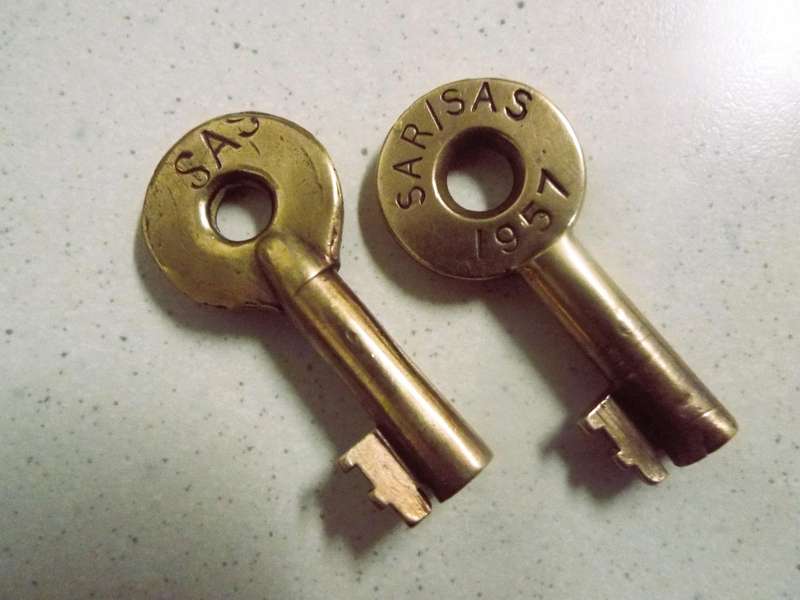 RARE VINTAGE SAS/SAR 1957 COPPER KEYS