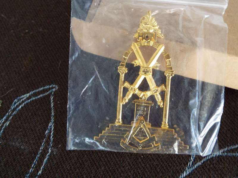 VINTAGE JEWELS FROM THE 1980s large lot