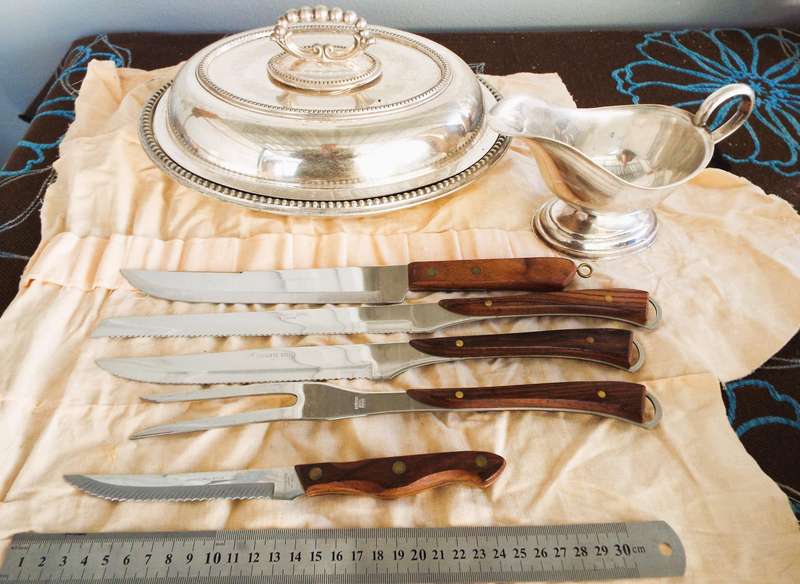 Antique///VINTAGE  LOT INCLUDING CUTLERY SET  ,,,, good condition as 1 ,dont miss this lot