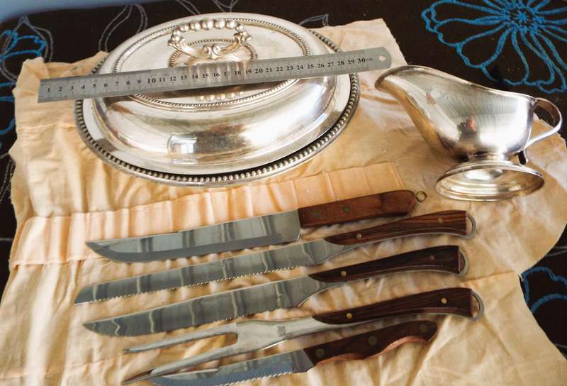 Antique///VINTAGE  LOT INCLUDING CUTLERY SET  ,,,, good condition as 1 ,dont miss this lot