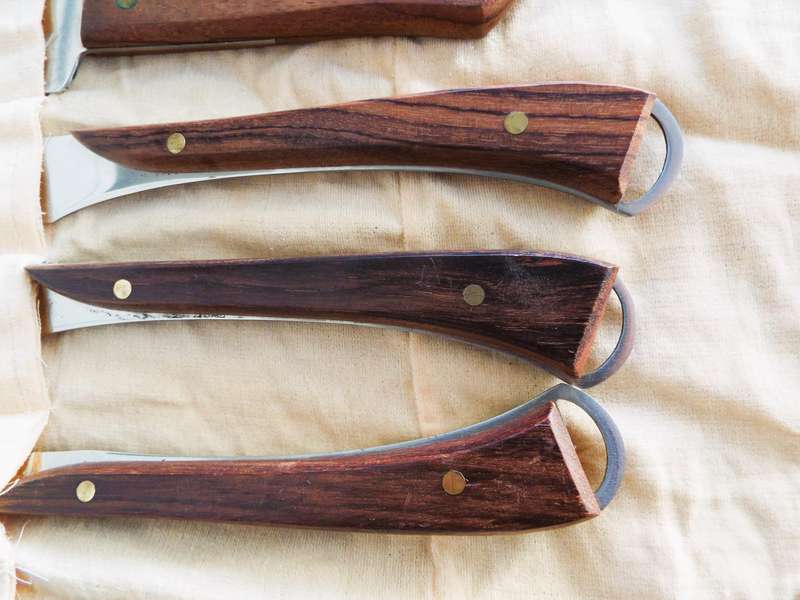 Antique///VINTAGE  LOT INCLUDING CUTLERY SET  ,,,, good condition as 1 ,dont miss this lot