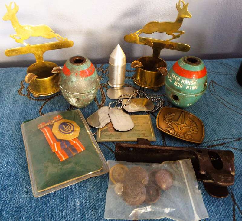 mix lot of vintage army stuff including 2 x training version hand grenades