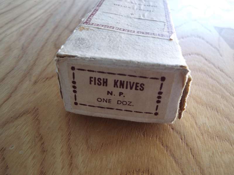 vintage 12 x boxed fish knifes