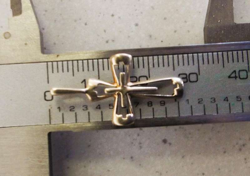 NICE 9CT GOLD PENDANT CROSS