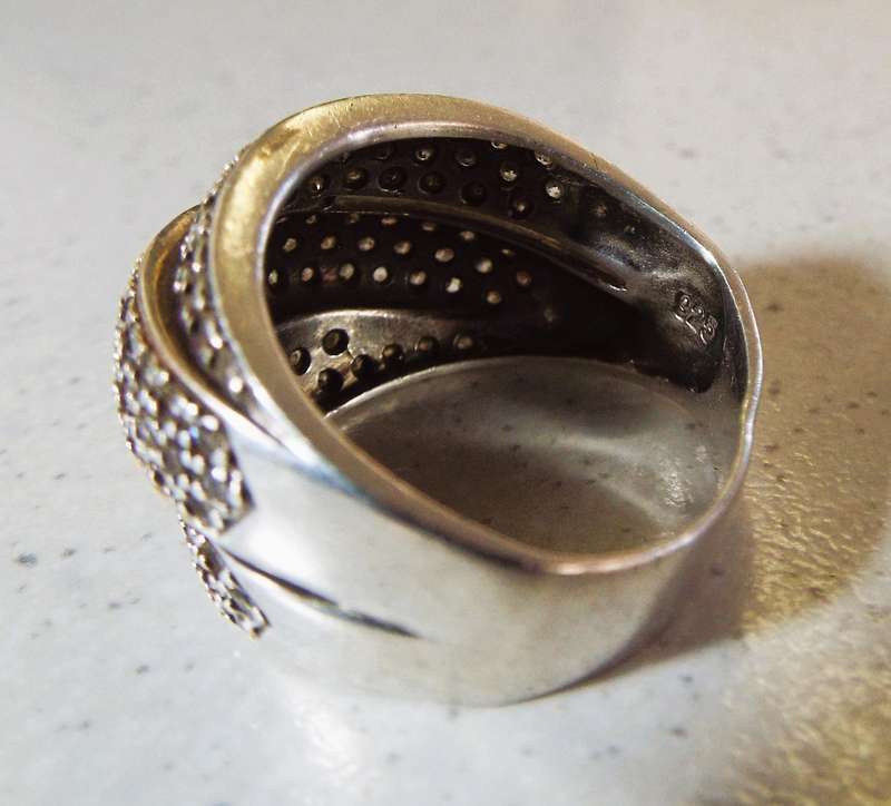 Vintage SILVER 925 RING  nice bling bling