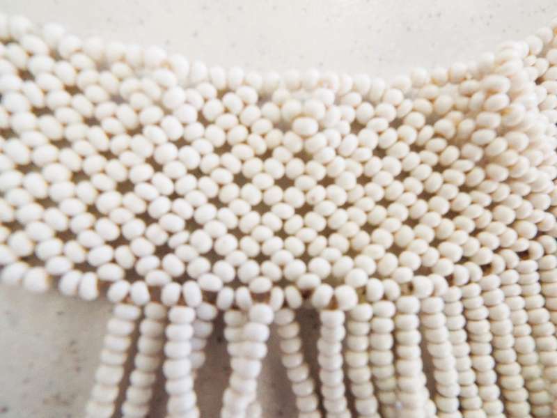 VINTAGE 1950s White Milk Glass Beaded  NECKLACE,,,,,NOT PLASTIC