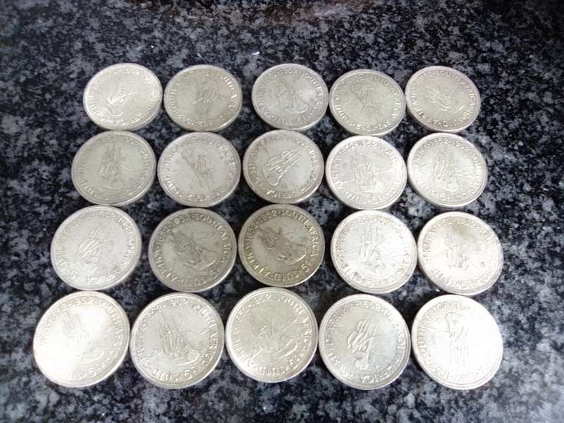 1952 5 shilling Silver Investment coins. 18 available