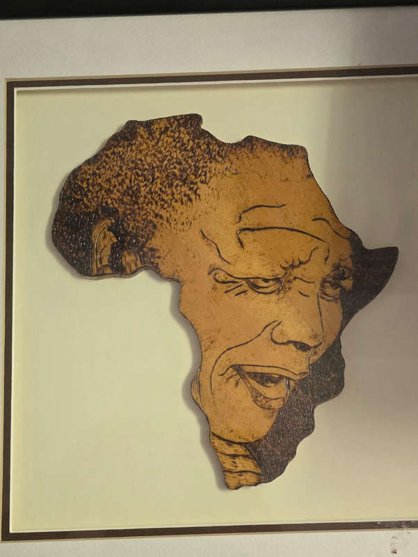 Unique Nelson Mandela wood carving in beautiful frame