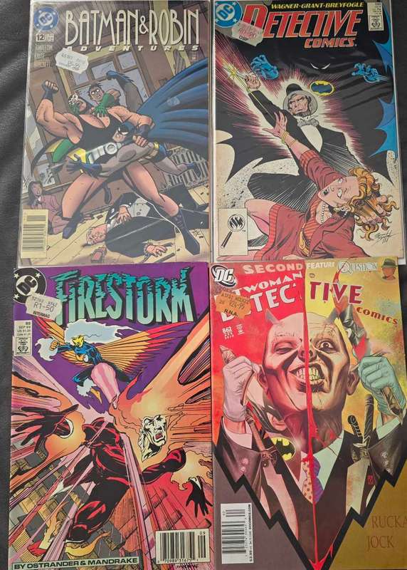 Interesting and highly collectable DC Batman comic lot