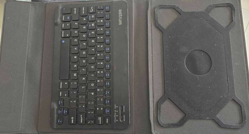 Awesome tablet cover and keyboard combo