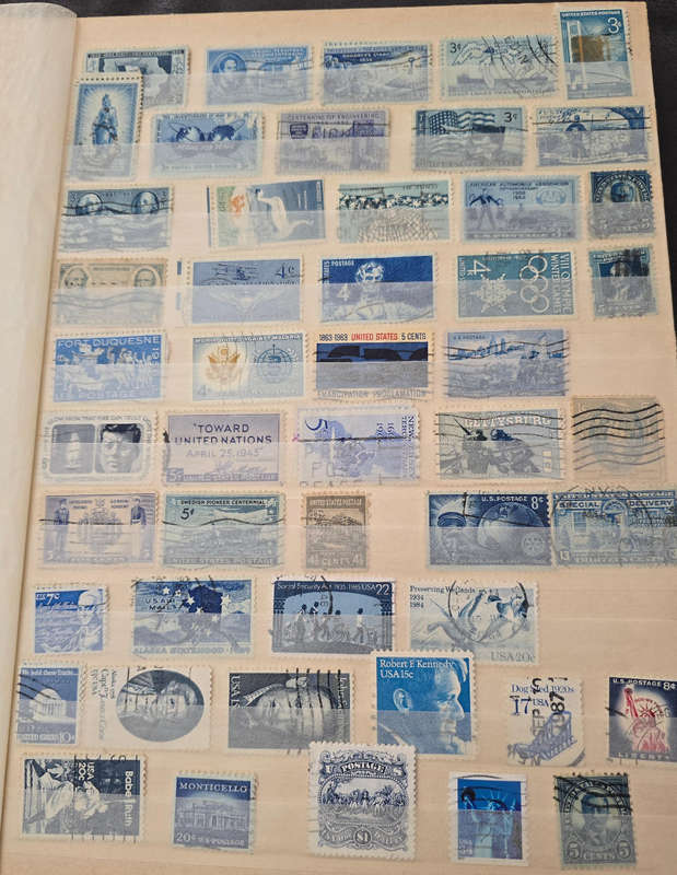 USA stamp album unvalued!!!