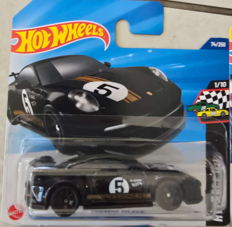 Hot Wheel and treasure hunt classic combo