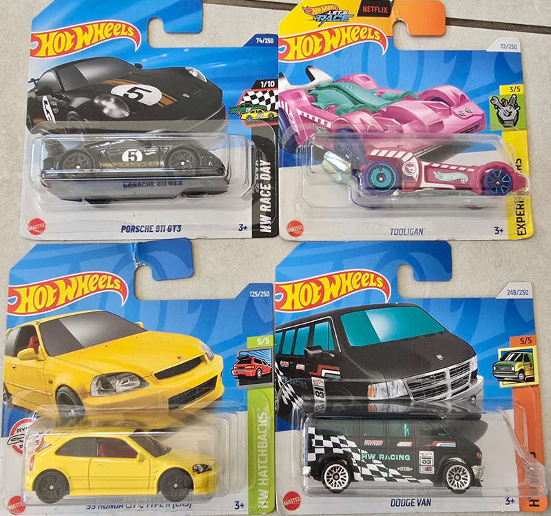Hot Wheel and treasure hunt classic combo