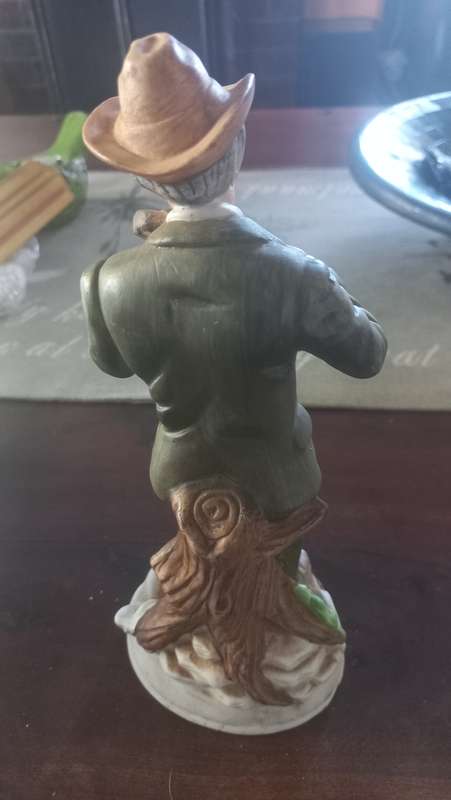 Ardco Man Fiddle Figure  Statue