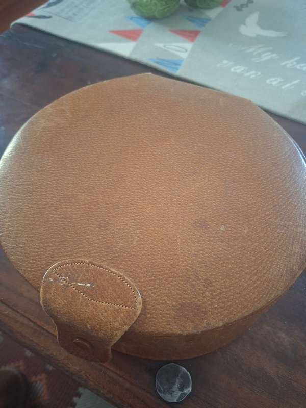 Vintage Gentleman's Collar Box 15.5cm Plus 6 Starched Collars Prop Formal