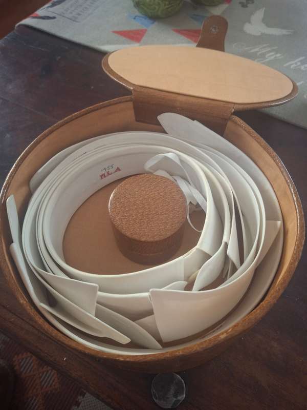 Vintage Gentleman's Collar Box 15.5cm Plus 6 Starched Collars Prop Formal