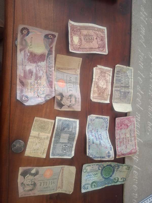 Vintage bank notes x 11 piece