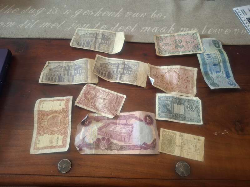 Vintage bank notes x 11 piece