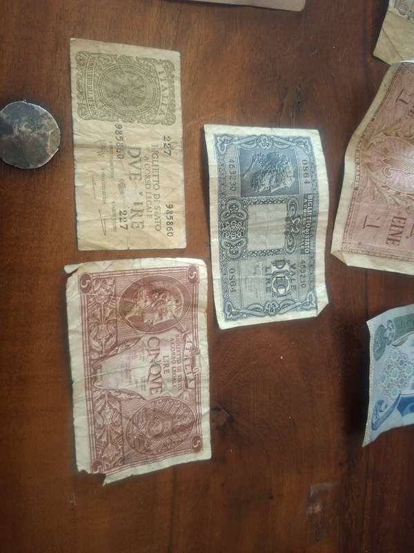 Vintage bank notes x 11 piece