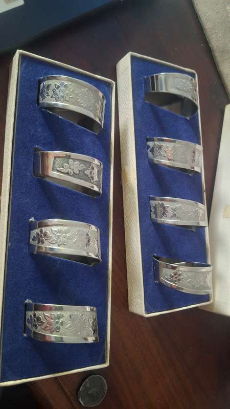Vintage serviette rings x 8