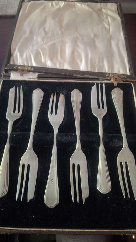 Vintage cake forks in box