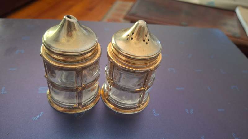 Salt and pepper pots vintage
