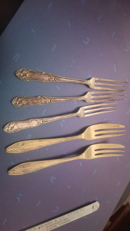 Ornamental cake forks EPNS x5