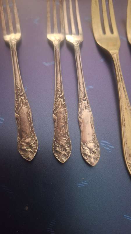 Ornamental cake forks EPNS x5