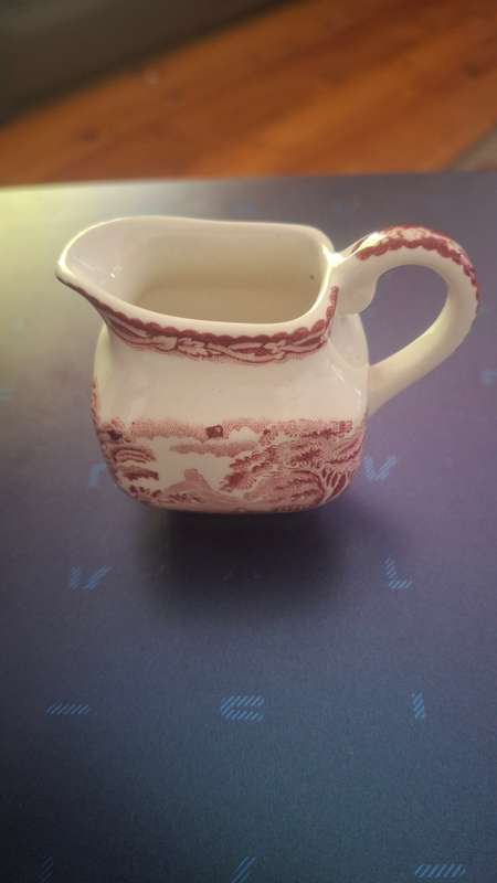 Vintage Enoch Wedgwood Red and White Woodland Small Milk Jug Good Condition