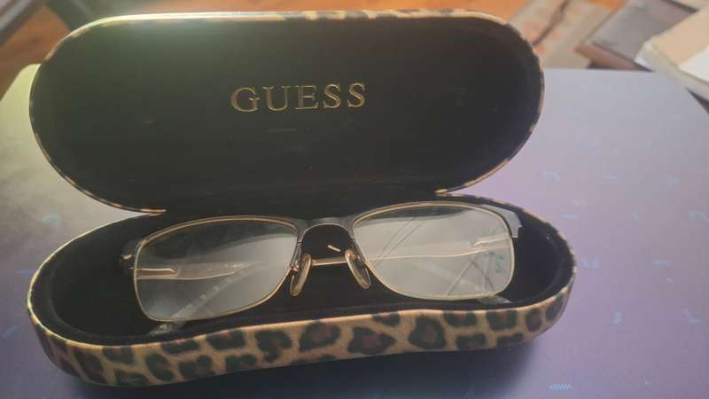 Guess frame with tested lenses