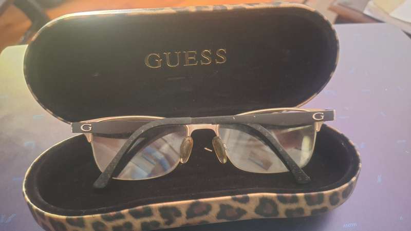 Guess frame with tested lenses