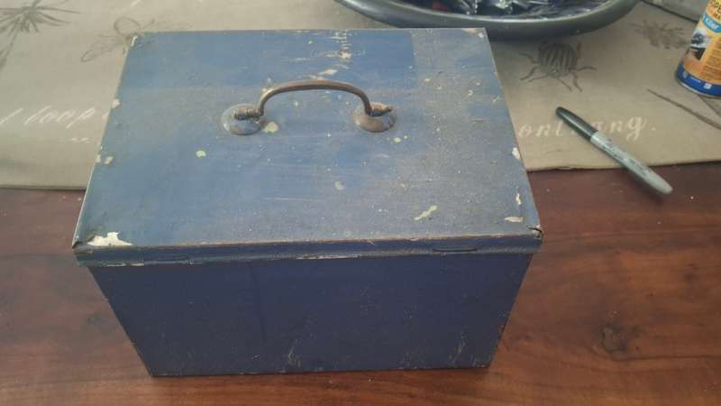 Vintage tin