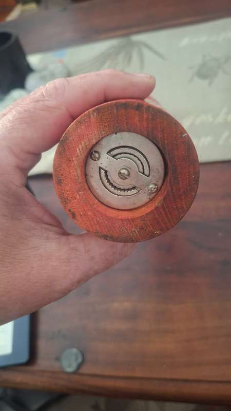 Big pepper mill