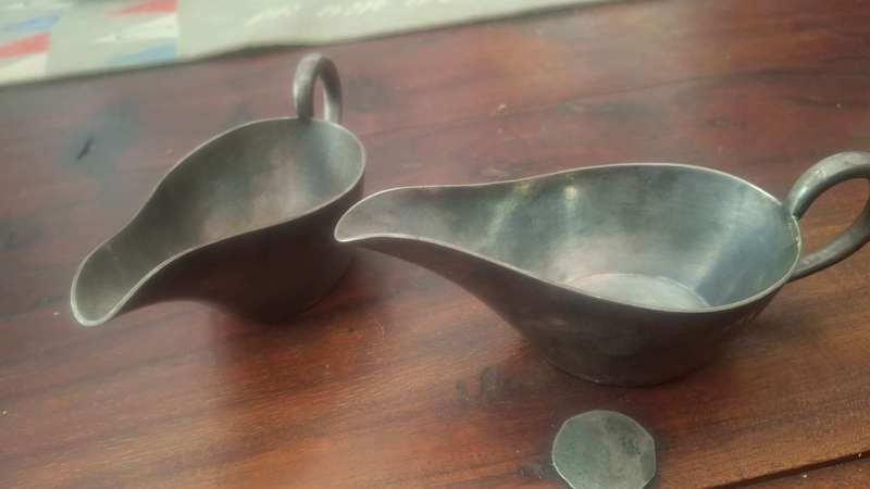 Walker & Hall small plated sauce boats
