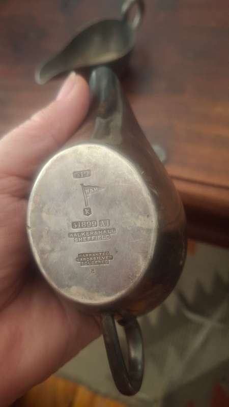 Walker & Hall small plated sauce boats
