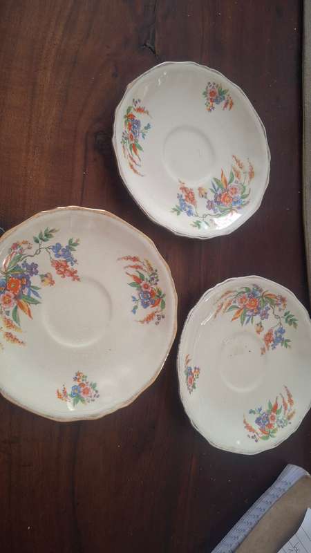 Alfred meakin plates x 3