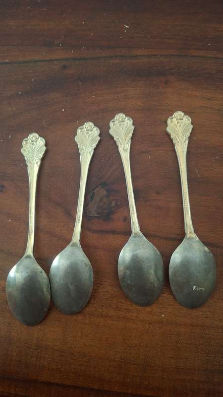 Vintage spoons x4
