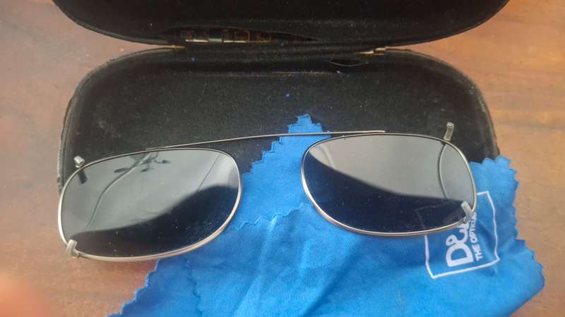 Clip onn sunglasses vintage