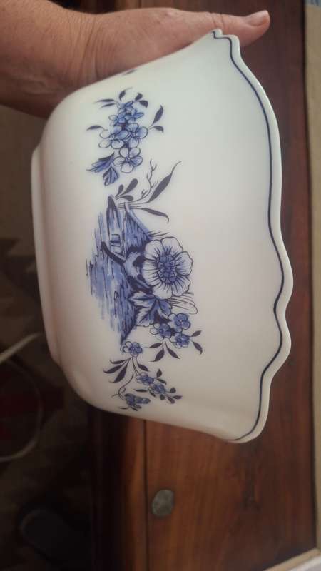 Vintage arcopal bowl large milk glass