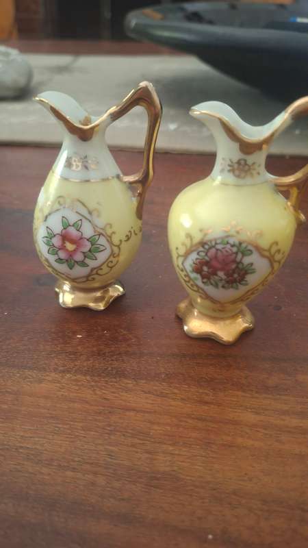 Vintage small vases x 2