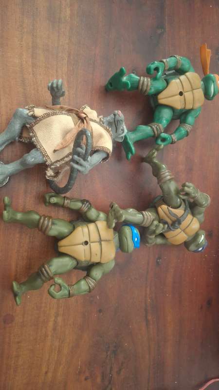 Teenage Mutant Ninja Turtles 2002 Action Figure x4