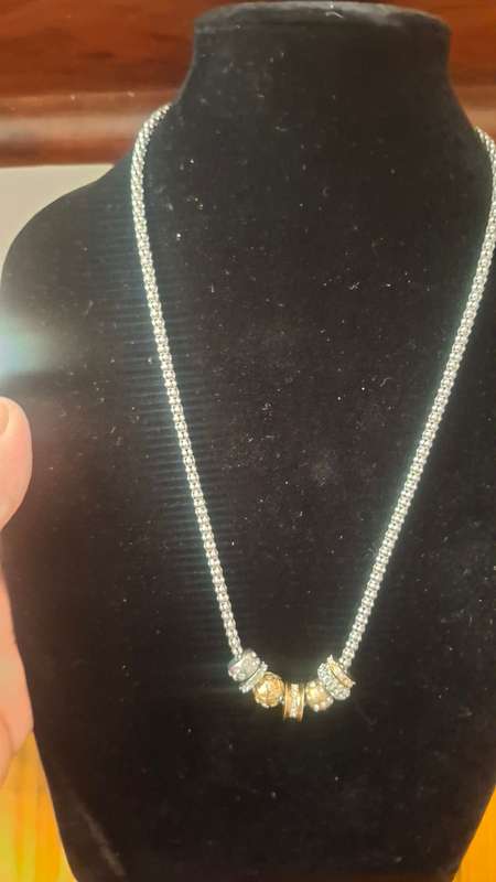 Chain with pendant