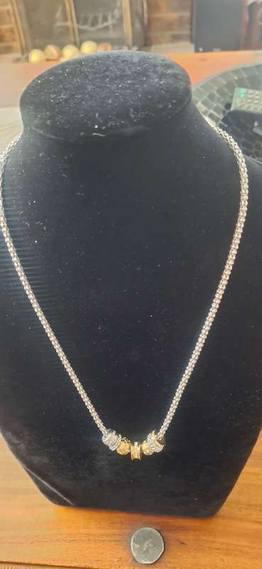 Chain with pendant