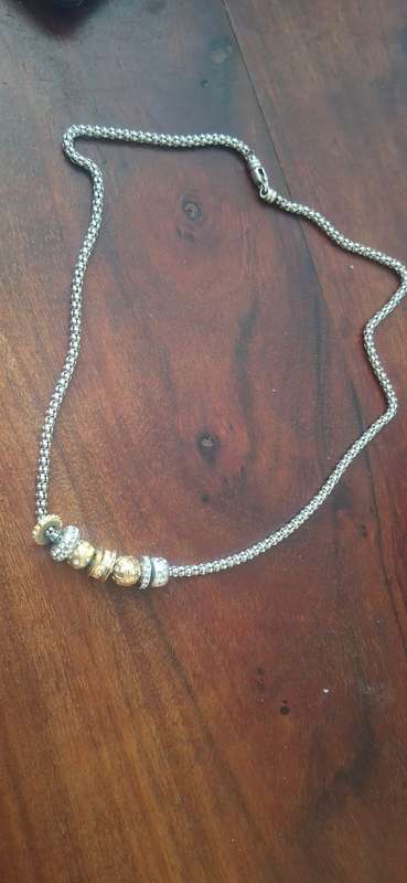 Chain with pendant