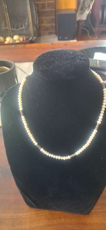 Vintage real pearl necklace