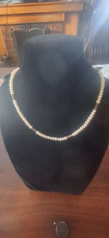 Vintage real pearl necklace