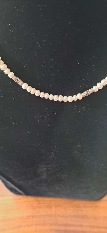 Vintage real pearl necklace