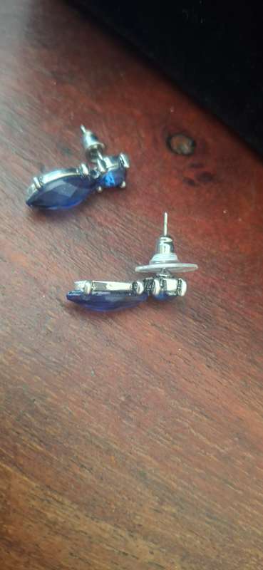 Necklace with earrings blue